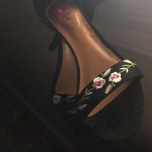 They are not my size so I don’t want them